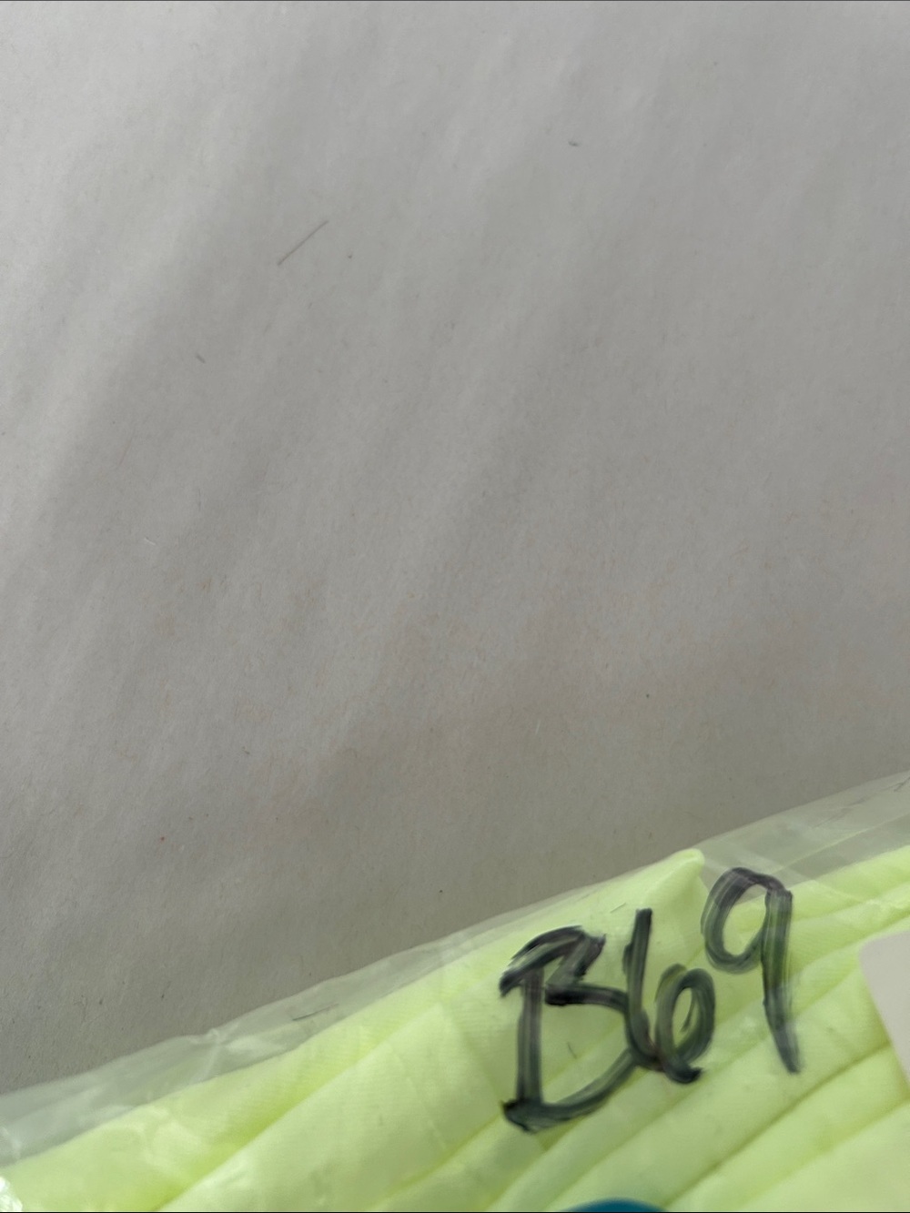 Nike Women's Sportswear Woven Pants in a bright neon green/yellow XS - Picture 14 of 14